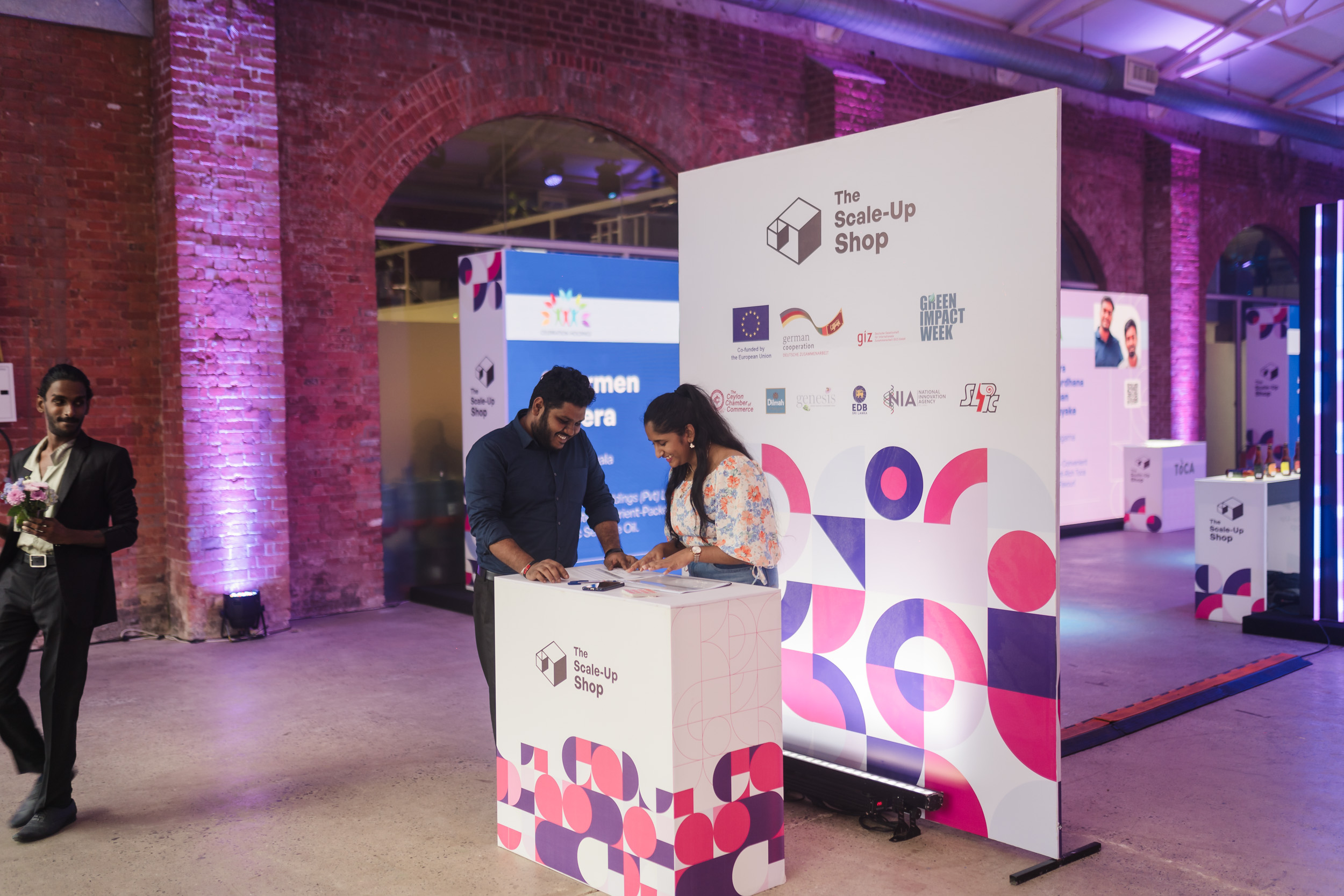Scale-Up Shop booth design